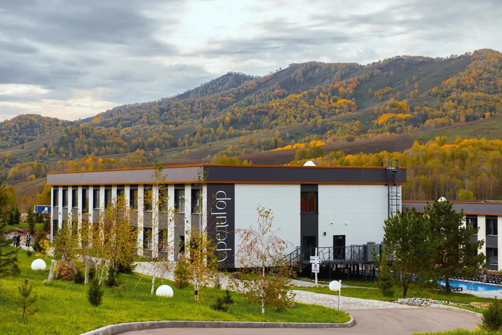 Hotel Sredigor 3*
