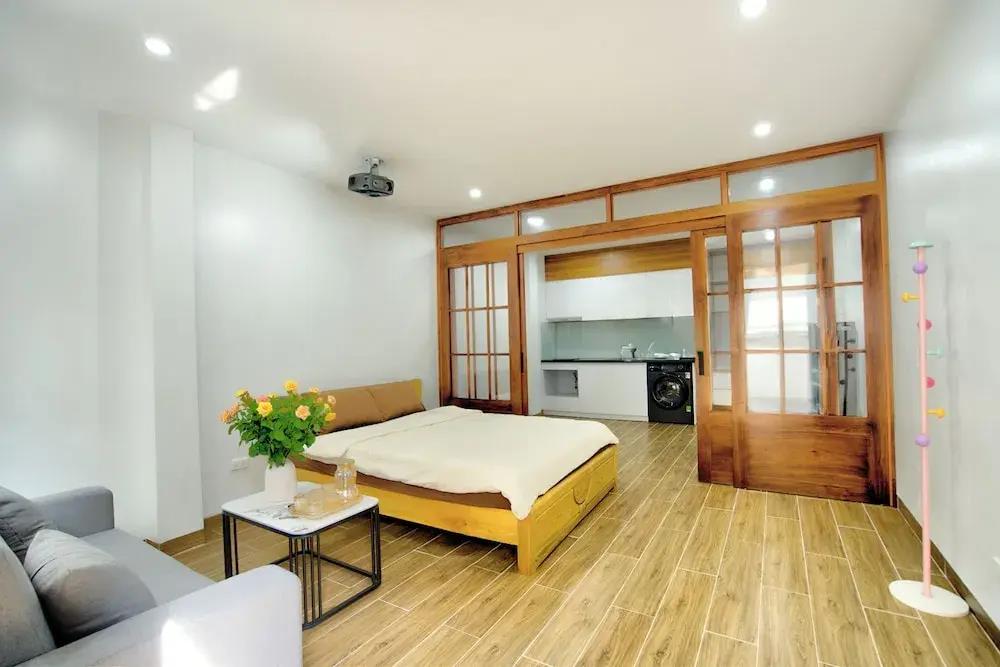 De Mei House 0*