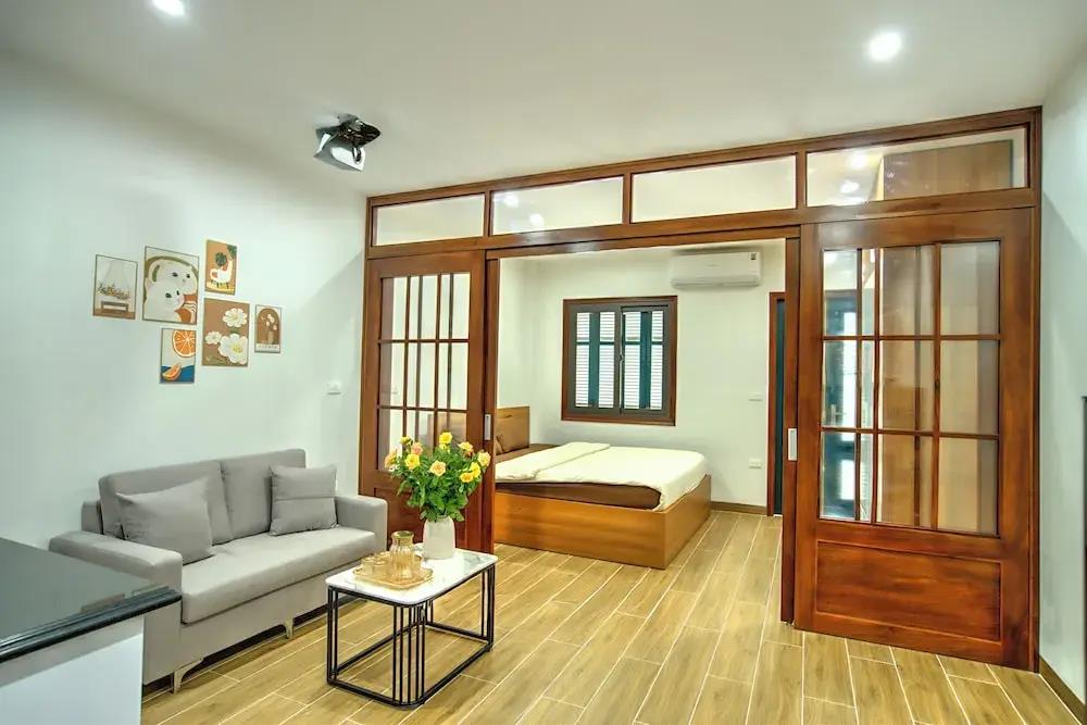 De Mei House 0*