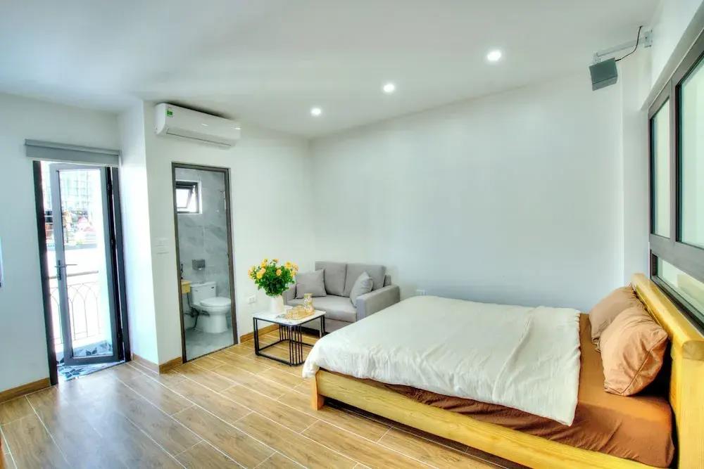 De Mei House 0*