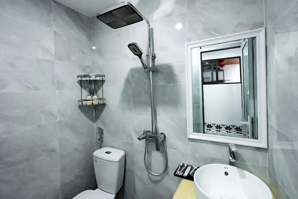 De Mei House 0*