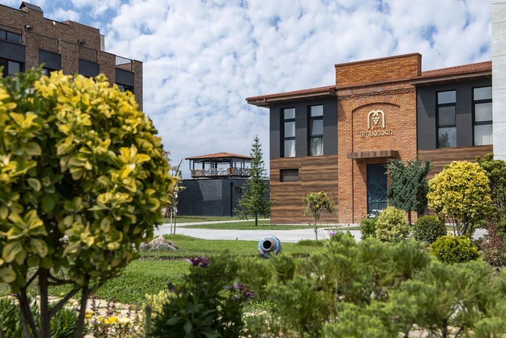 Villa Mosavali 0*