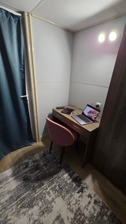 Kivano Hotel 0*