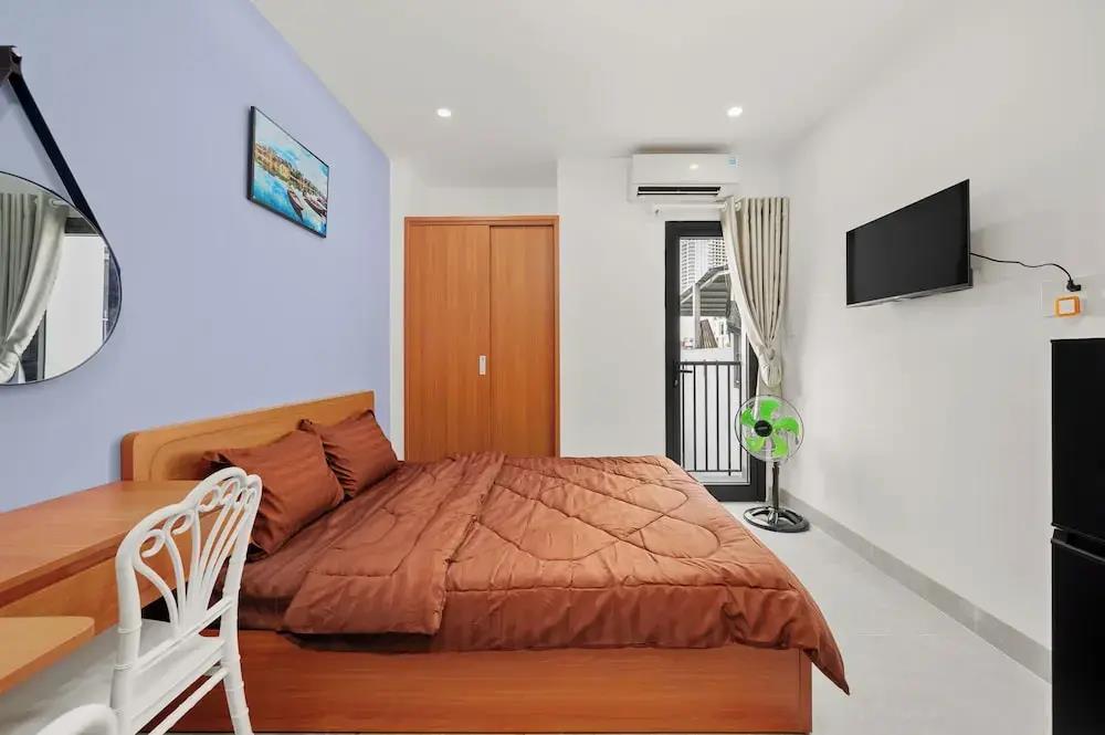 Saluton House 0*