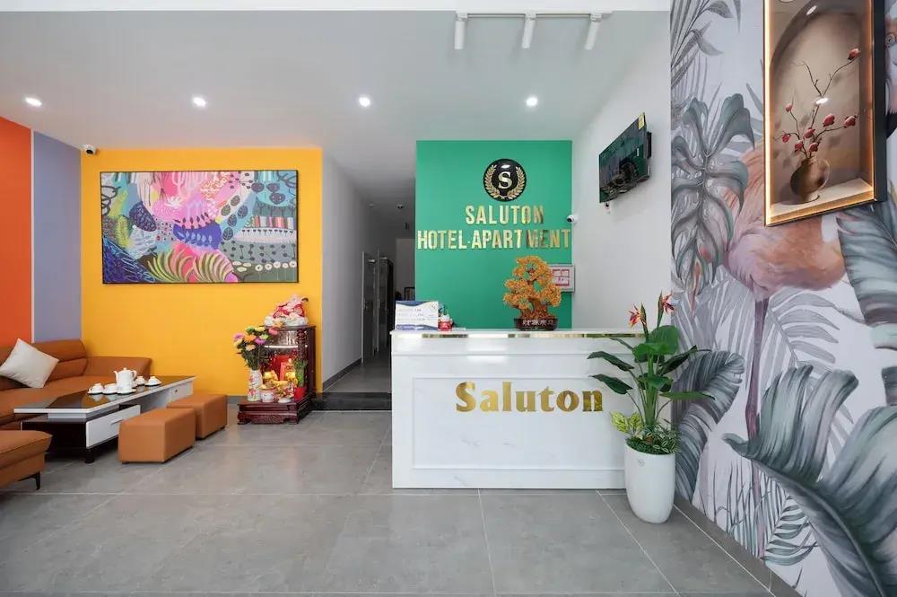 Saluton House 0*