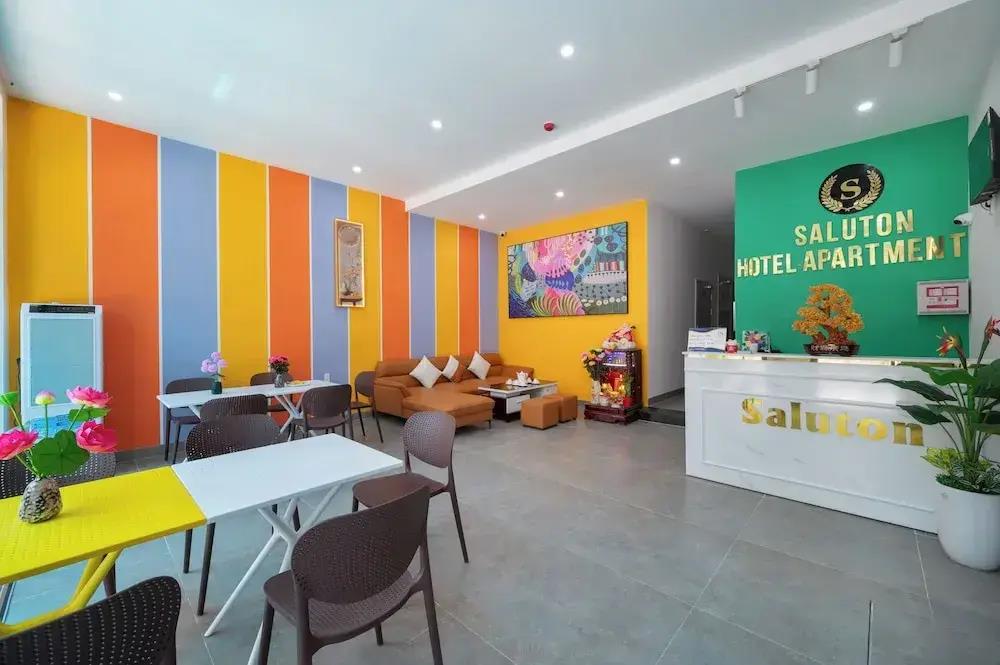 Saluton House 0*