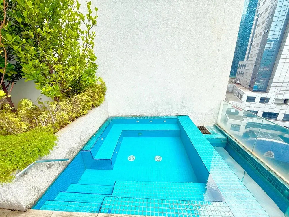 Crystal Suites At Ramada Hotel 4*