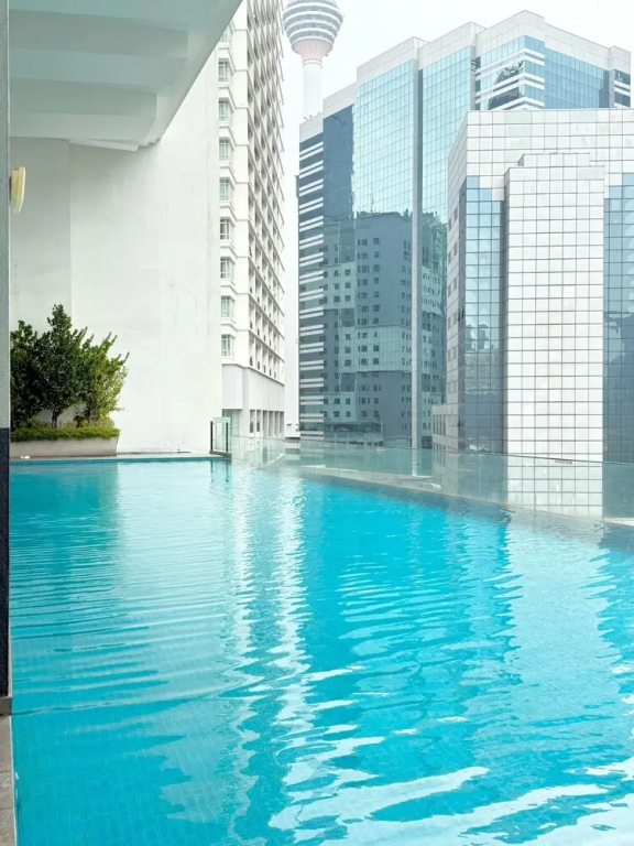 Crystal Suites At Ramada Hotel 4*
