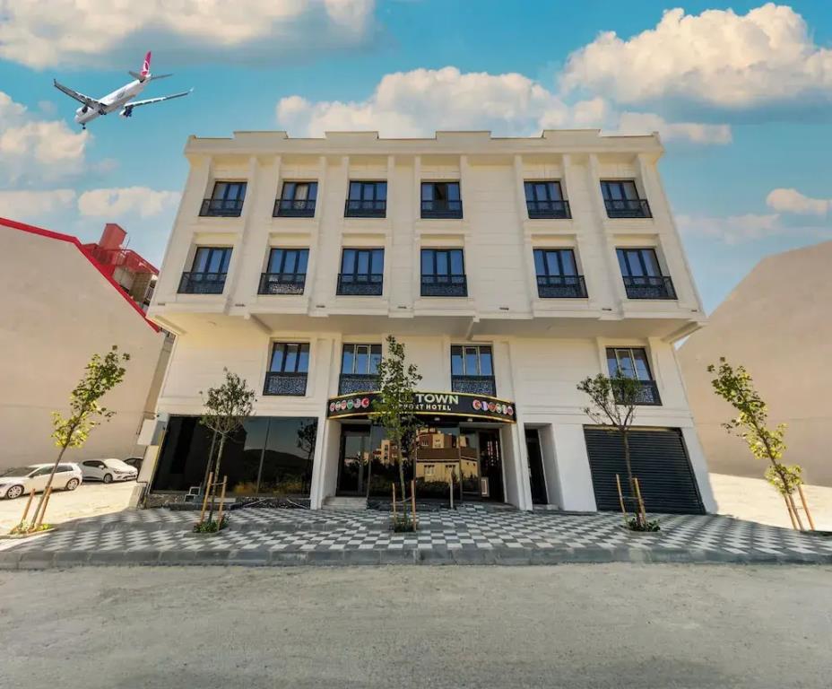 Hilltown Airport Hotel 0*
