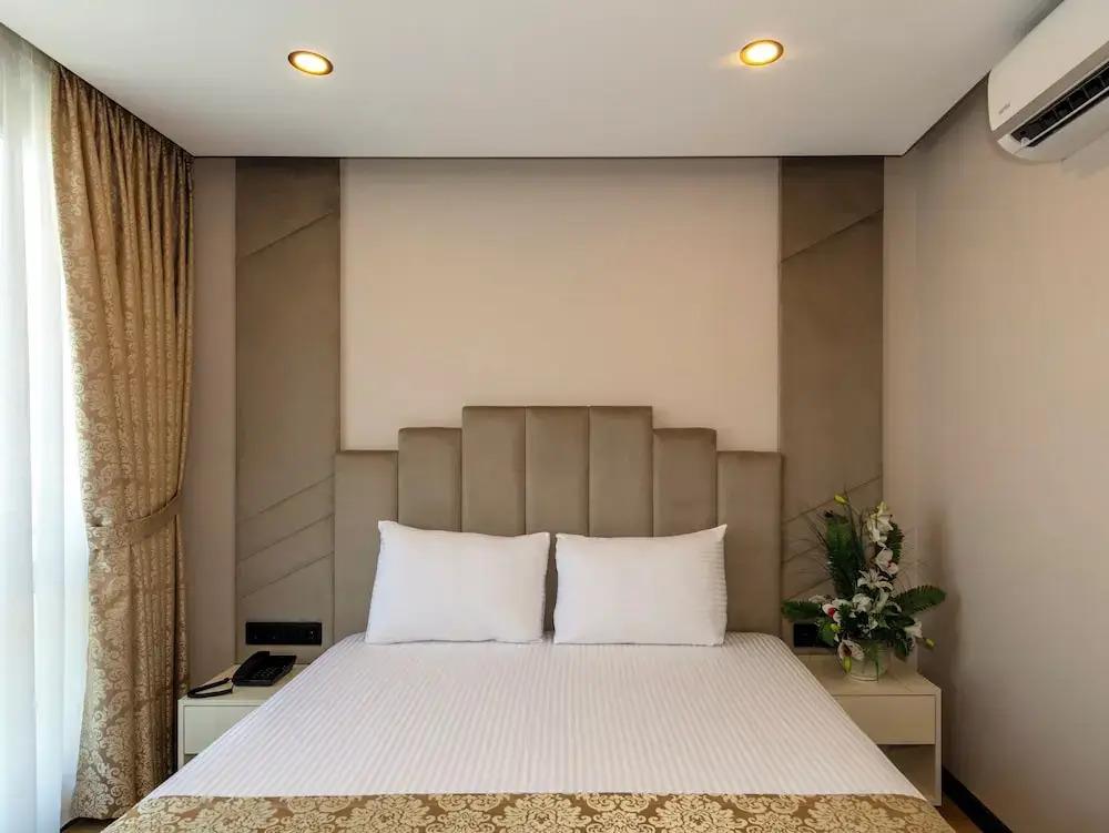 Hilltown Airport Hotel 0*