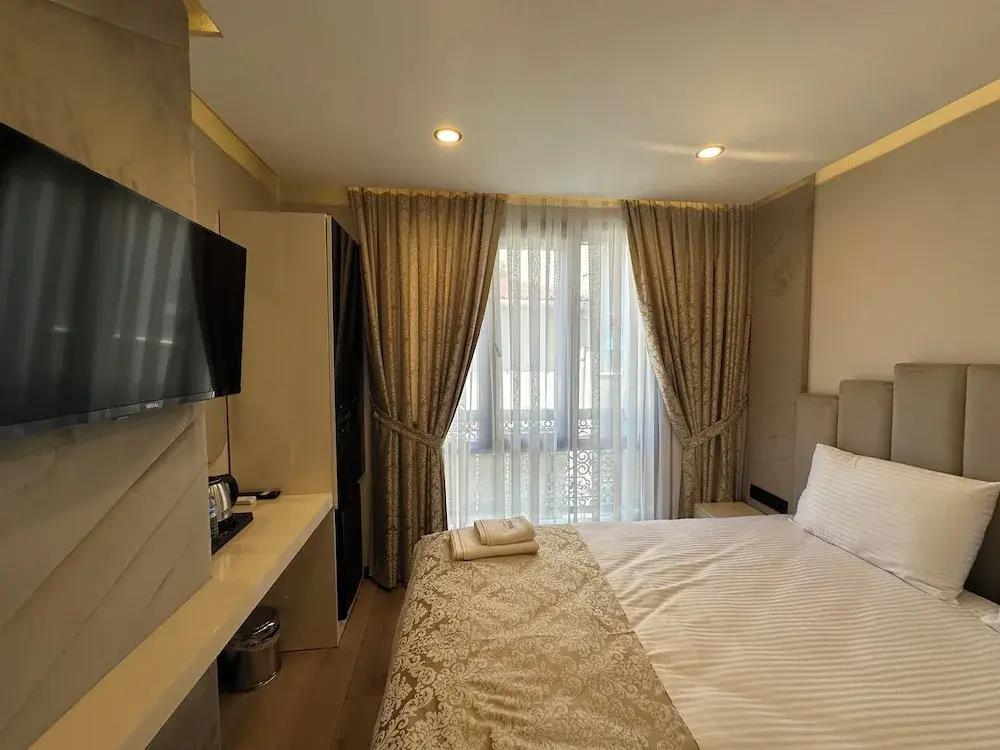 Hilltown Airport Hotel 0*