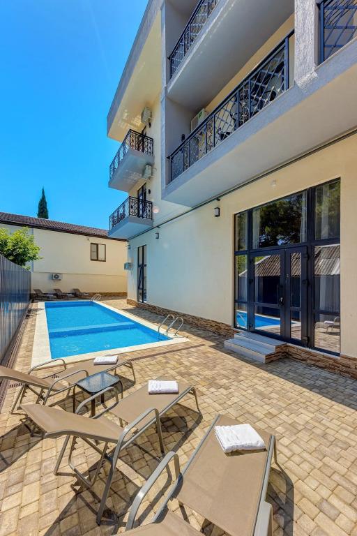 Menua Hotel 0*