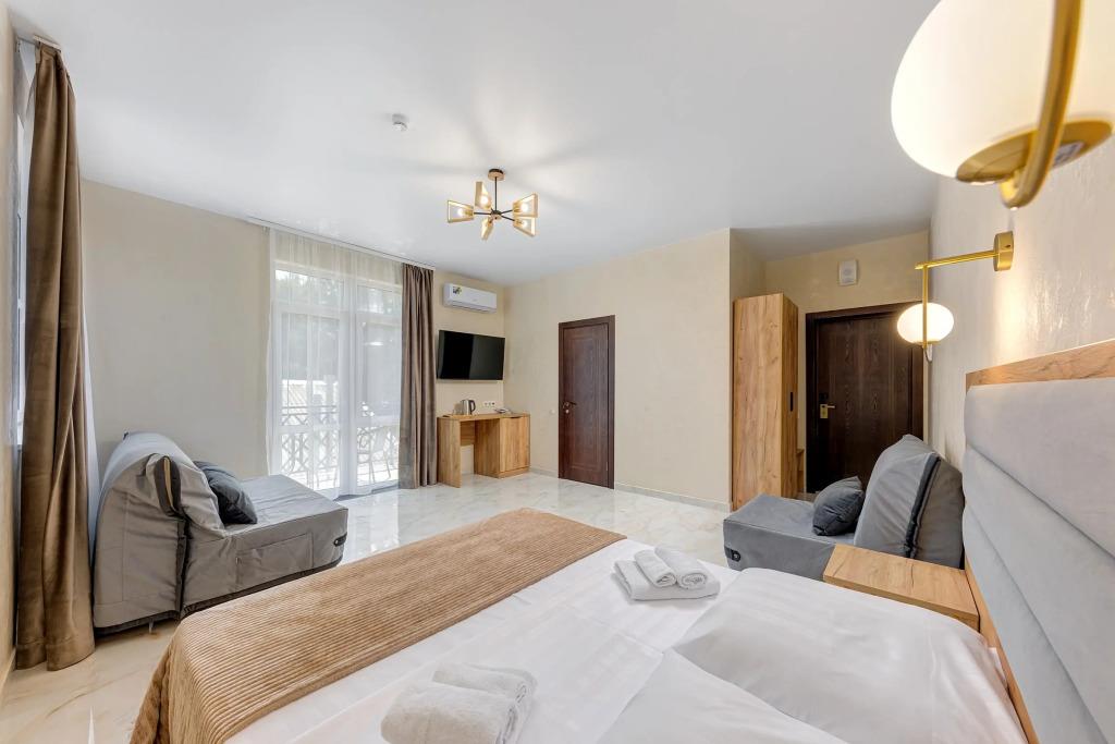 Menua Hotel 0*