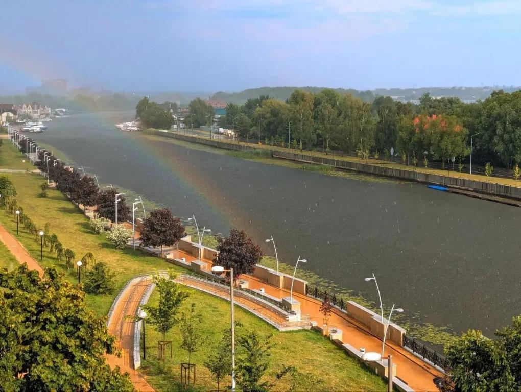 Na Naberezhnoy Admirala Tributsa 65 Flat 0*