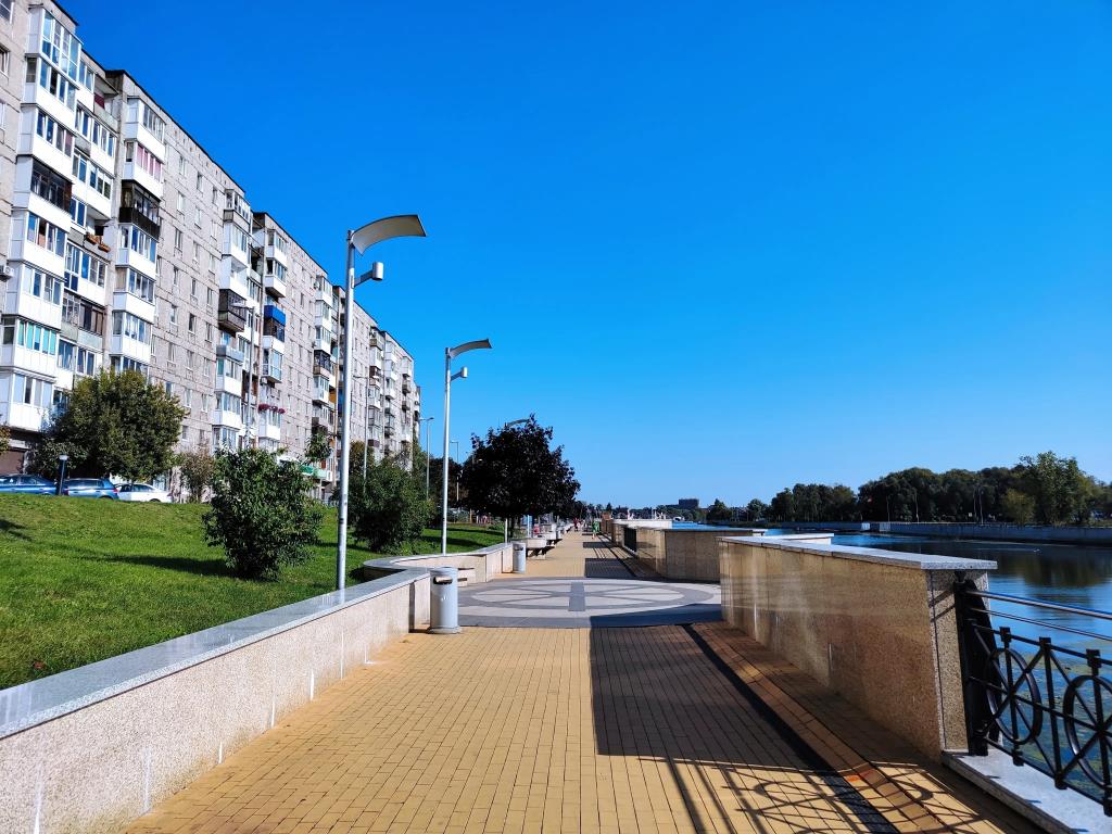 Na Naberezhnoy Admirala Tributsa 65 Flat 0*