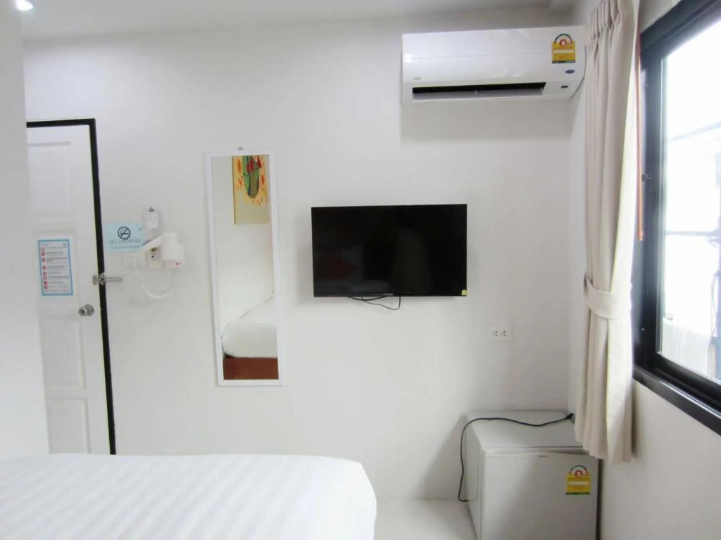 Tiya House Rooms & Cafe 3*