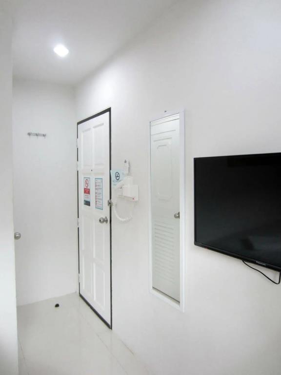 Tiya House Rooms & Cafe 3*