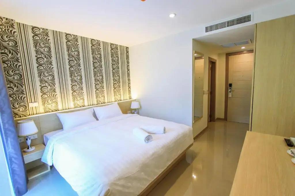 Ocean and Ole Patong Hotel 3*