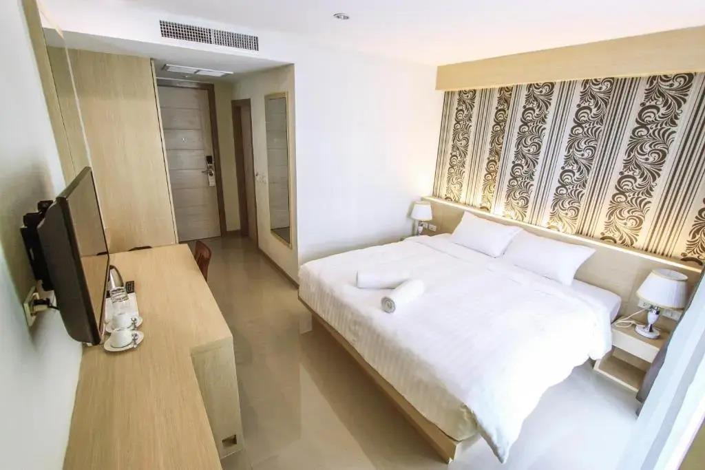 Ocean and Ole Patong Hotel 3*