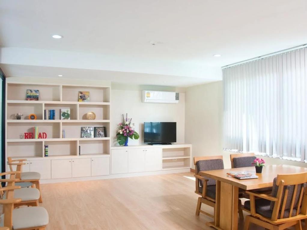 VC Residence 0*