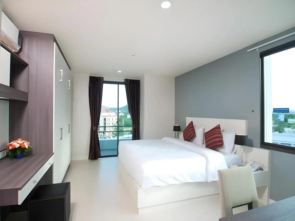 VC Residence 0*
