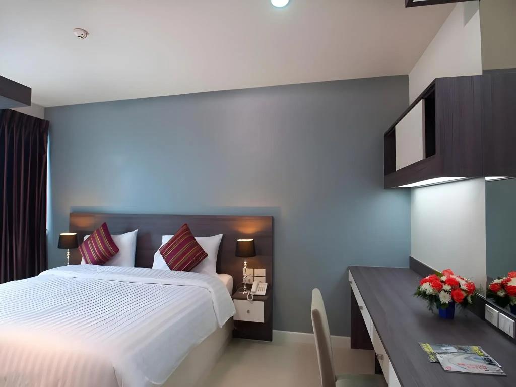 VC Residence 0*