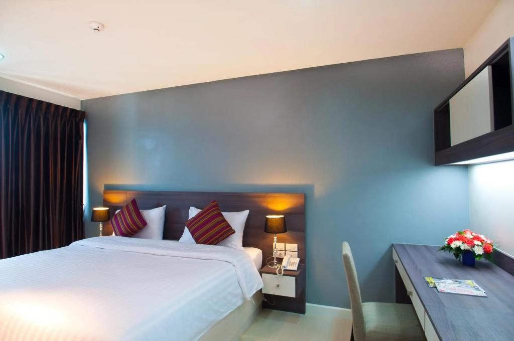 VC Residence 0*