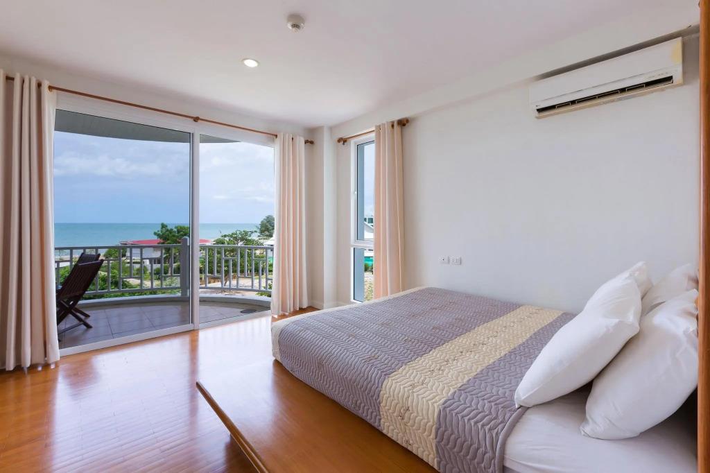 Baan Poolom Beachfront Condominium 0*