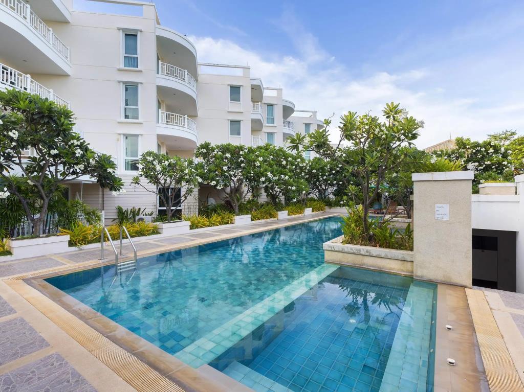 Baan Poolom Beachfront Condominium 0*