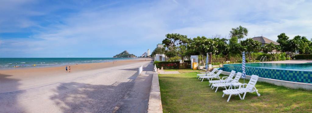 Baan Poolom Beachfront Condominium 0*