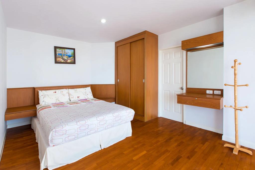 Baan Poolom Beachfront Condominium 0*