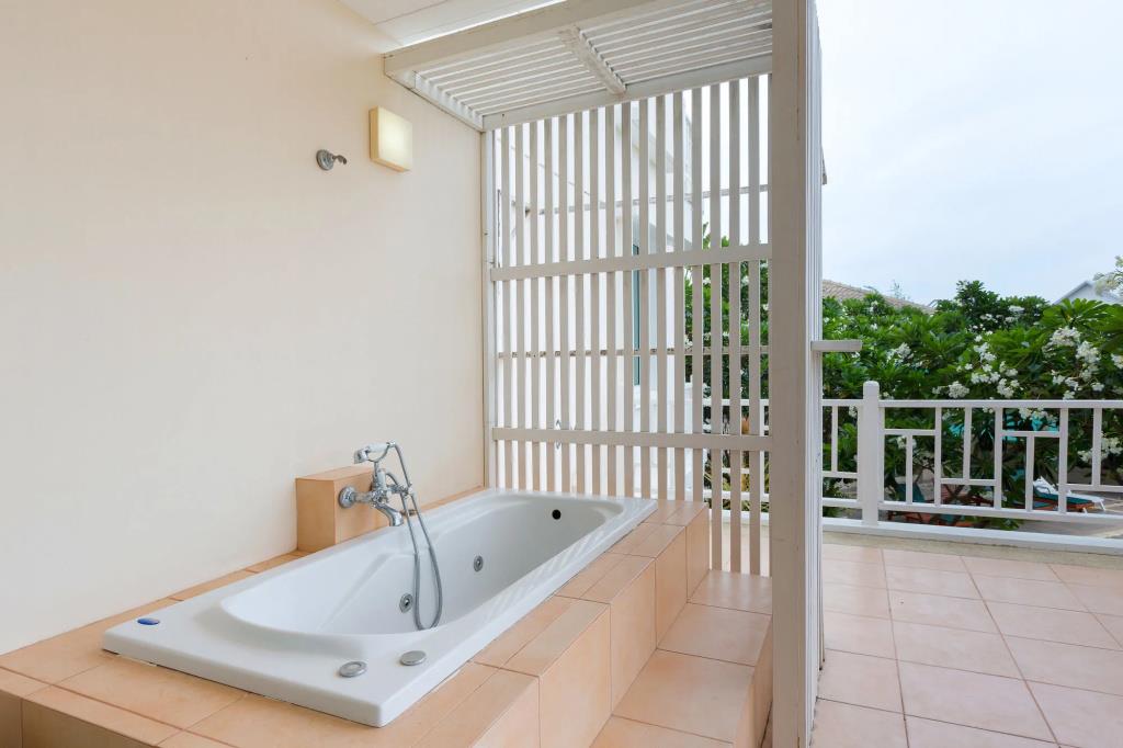 Baan Poolom Beachfront Condominium 0*