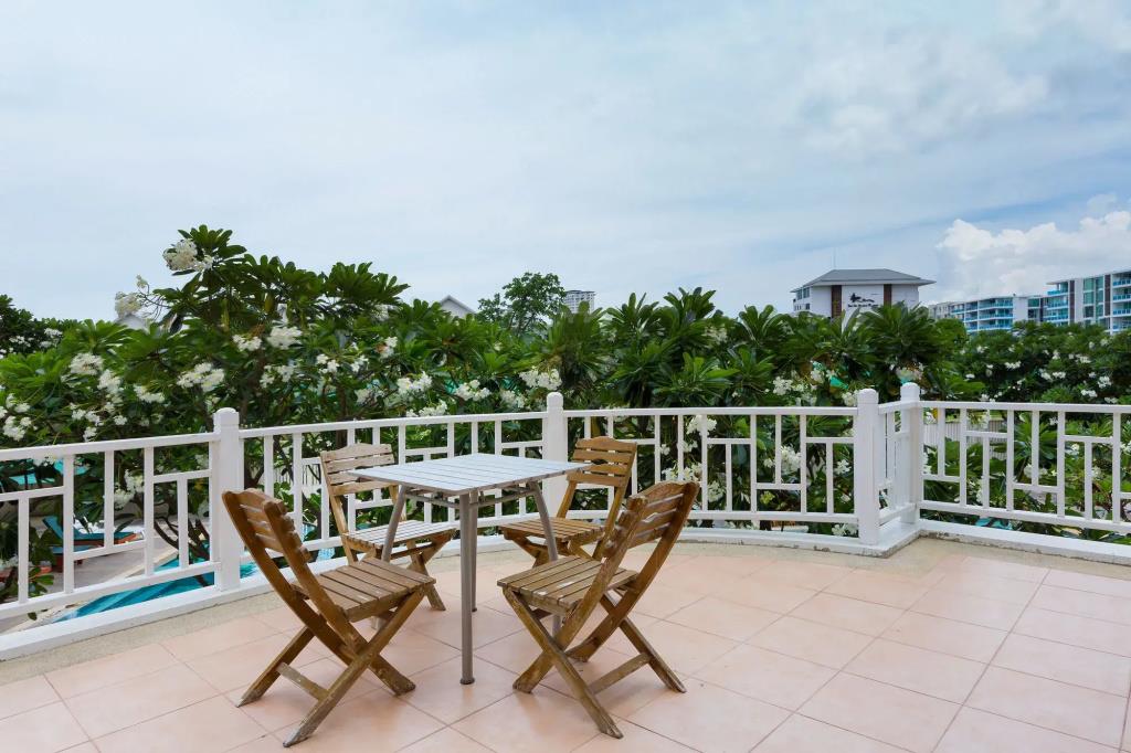 Baan Poolom Beachfront Condominium 0*