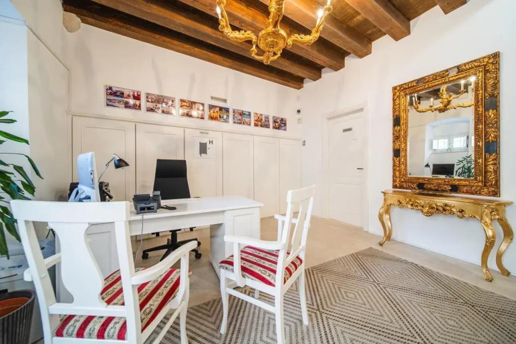 SUNce Palace Apartments with free offsite parking 0*