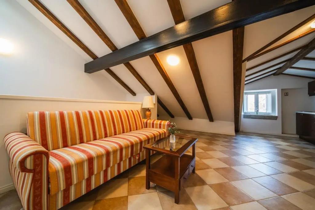SUNce Palace Apartments with free offsite parking 0*