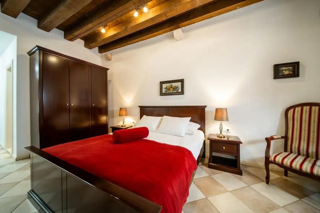 SUNce Palace Apartments with free offsite parking 0*