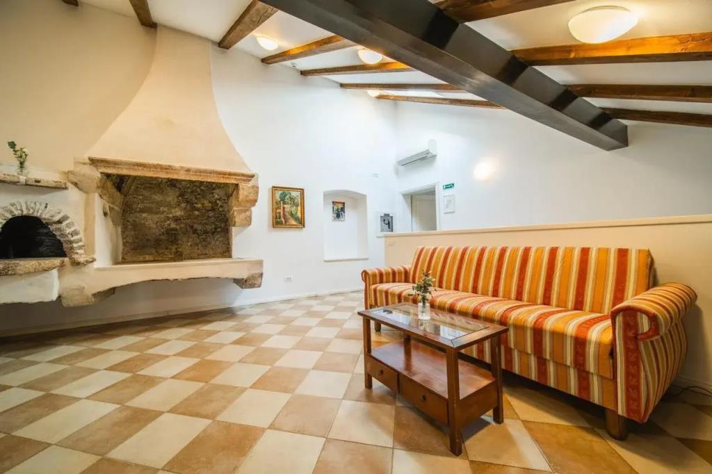 SUNce Palace Apartments with free offsite parking 0*