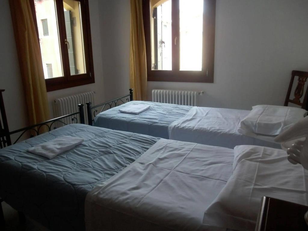 Sweet Venice - rooms & apartments 0*