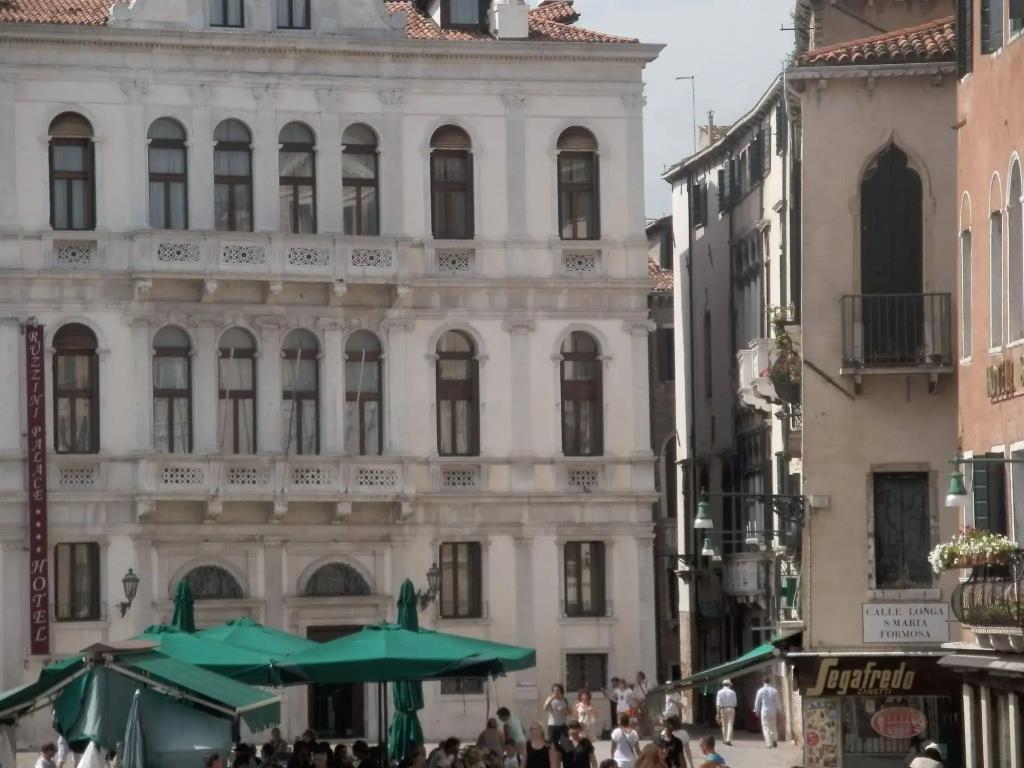 Sweet Venice - rooms & apartments 0*