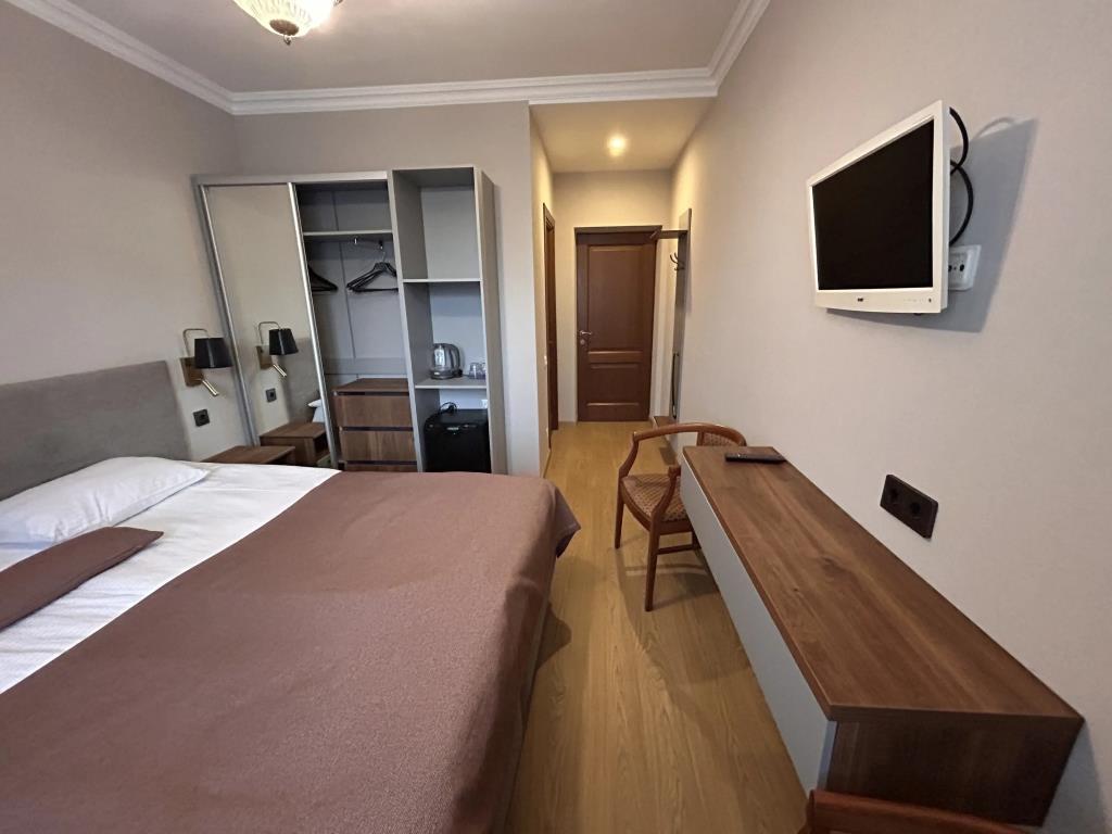 Vizavi Hotel 3*