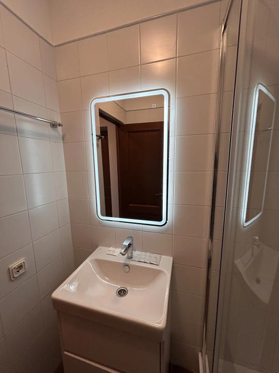 Vizavi Hotel 3*