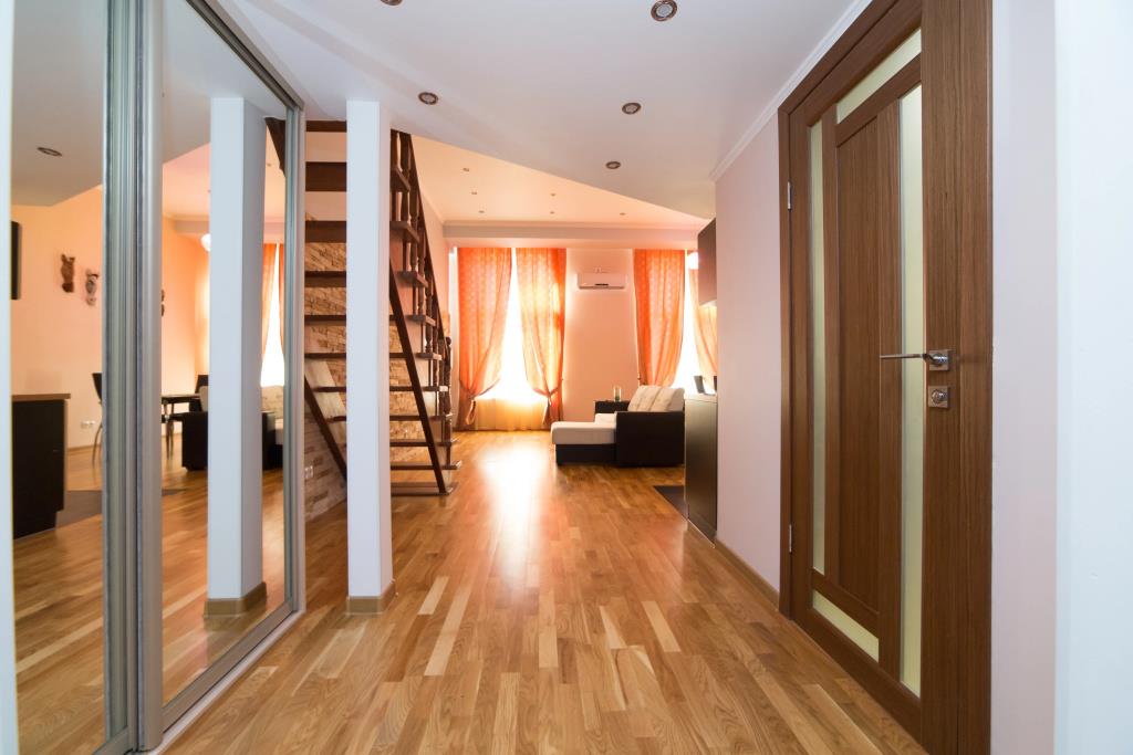 12 Apartments 0*