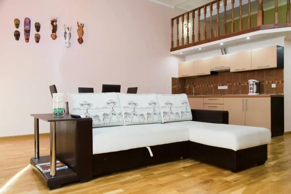 12 Apartments 0*