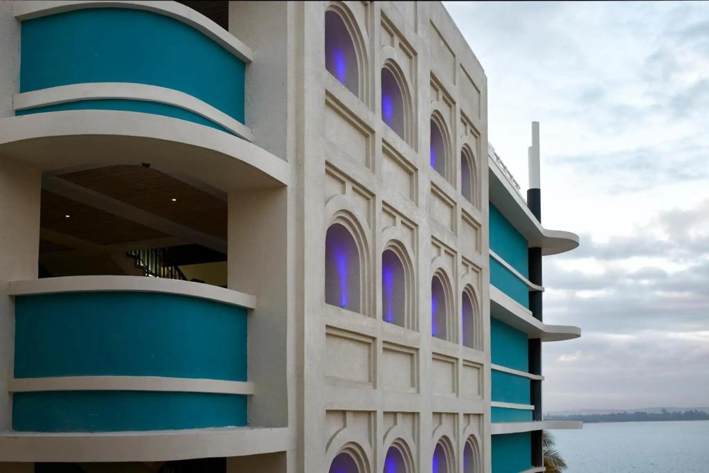 Slipway Hotel 4*