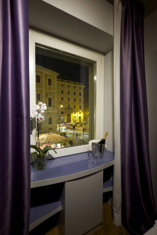 Navona Rooms 0*