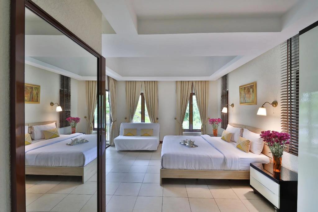 Siam Pool Villa Pattaya 0*