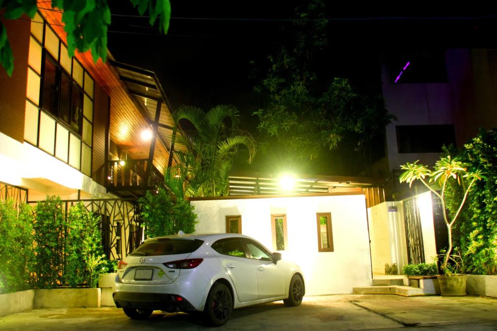 Ganesha House 3*