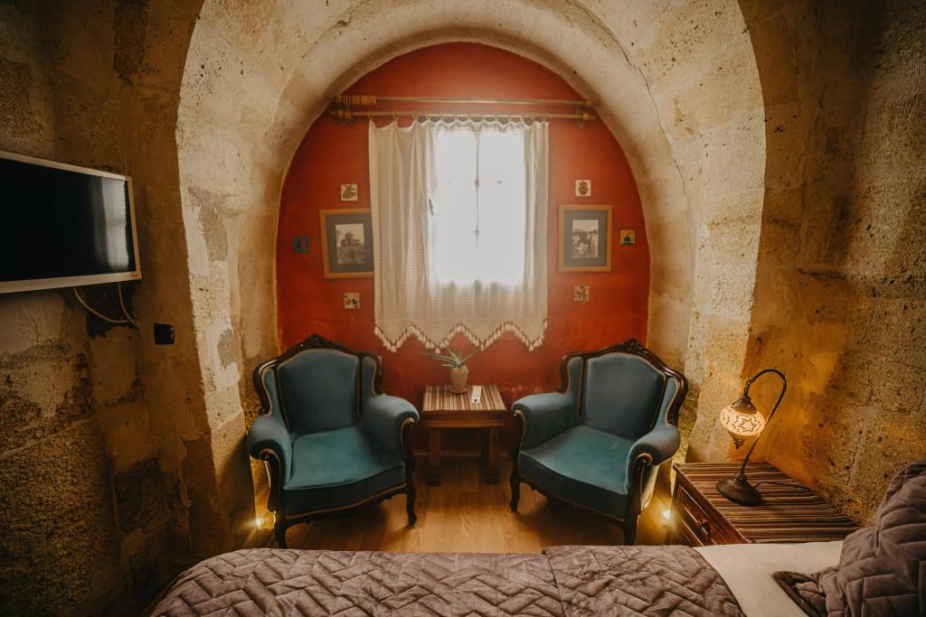 Helios Cave Hotel 0*