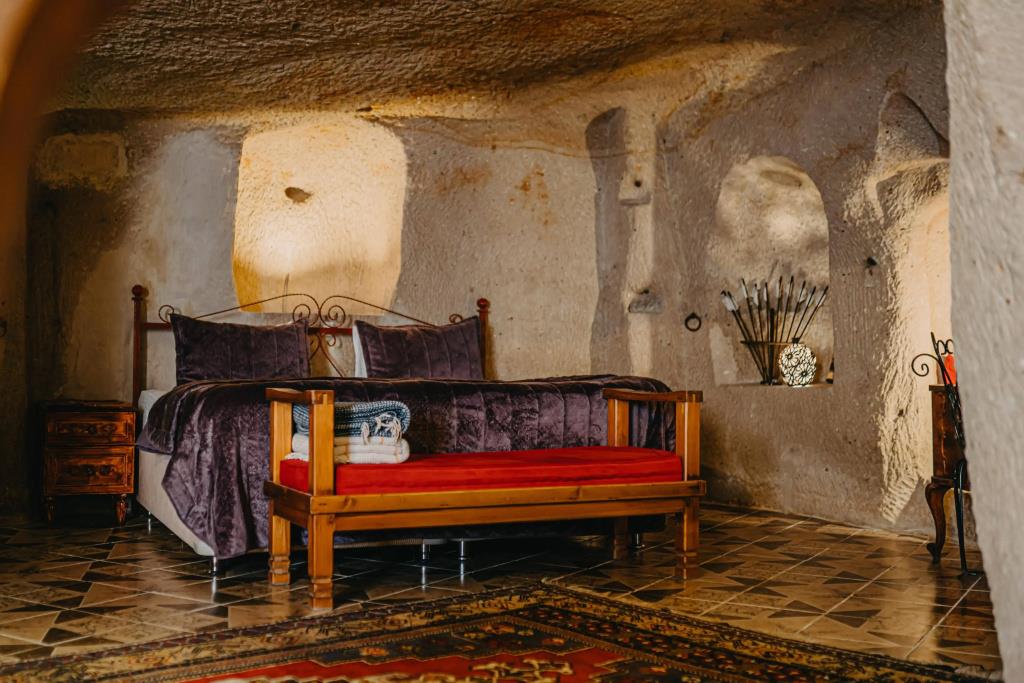 Helios Cave Hotel 0*