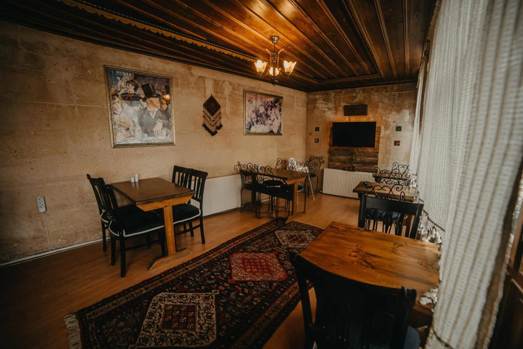 Helios Cave Hotel 0*